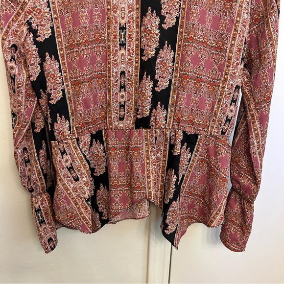 BCBGMaxAzria Women’s Size Large Surplice Asymmetrical Top Black & Pink Print - Picture 11 of 11